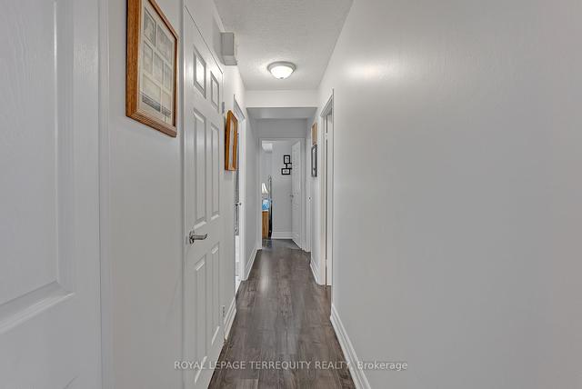 1105 - 4 Lisa St, Condo with 3 bedrooms, 2 bathrooms and 1 parking in Brampton ON | Image 8