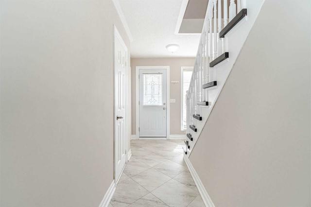 102 Heathcliffe Sq, Townhouse with 3 bedrooms, 4 bathrooms and 2 parking in Brampton ON | Image 36