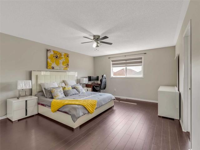 11 Cobbler St, House detached with 3 bedrooms, 4 bathrooms and 6 parking in Brampton ON | Image 15