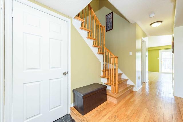62 Townley Cres, House semidetached with 3 bedrooms, 3 bathrooms and 4 parking in Brampton ON | Image 34