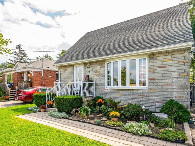 59 Hadrian Dr, House detached with 2 bedrooms, 2 bathrooms and 3 parking in Toronto ON | Image 17