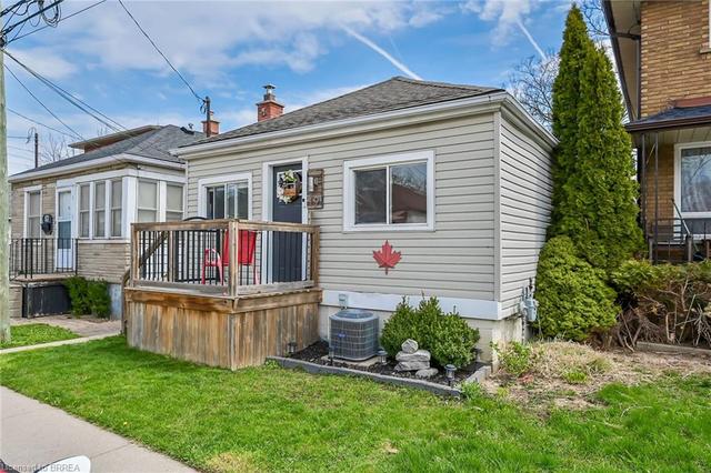 19 East 31st Street, House detached with 2 bedrooms, 1 bathrooms and null parking in Hamilton ON | Image 12