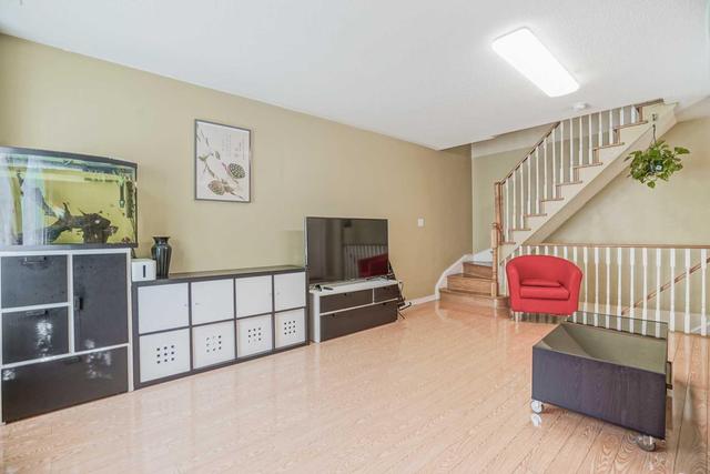 1605 - 19 Rosebank Dr, Townhouse with 3 bedrooms, 3 bathrooms and 2 parking in Toronto ON | Image 2