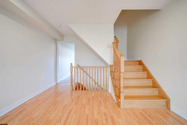 9976 Mccowan Rd, House attached with 3 bedrooms, 3 bathrooms and 2 parking in Markham ON | Image 5
