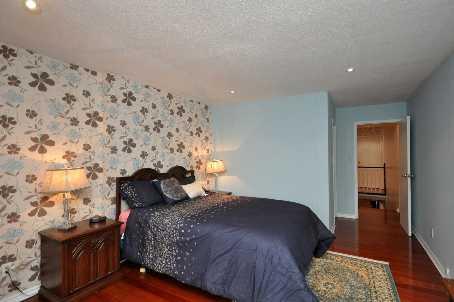 1012 Zante Cres, House attached with 4 bedrooms, 4 bathrooms and 2 parking in Mississauga ON | Image 4
