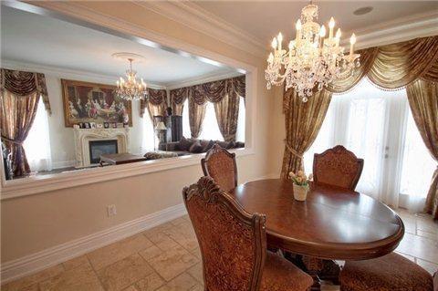 2494 Meadowridge Dr, House detached with 5 bedrooms, 5 bathrooms and 5 parking in Oakville ON | Image 11