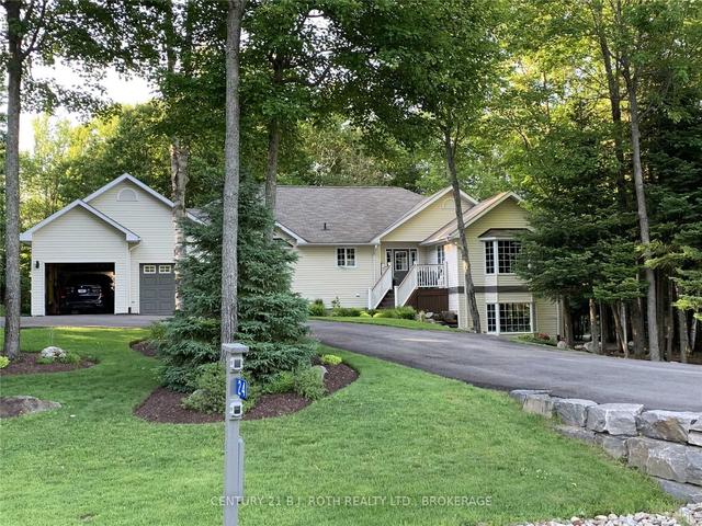 24 Birchwood Dr, House detached with 3 bedrooms, 3 bathrooms and 8 parking in Huntsville ON | Image 1