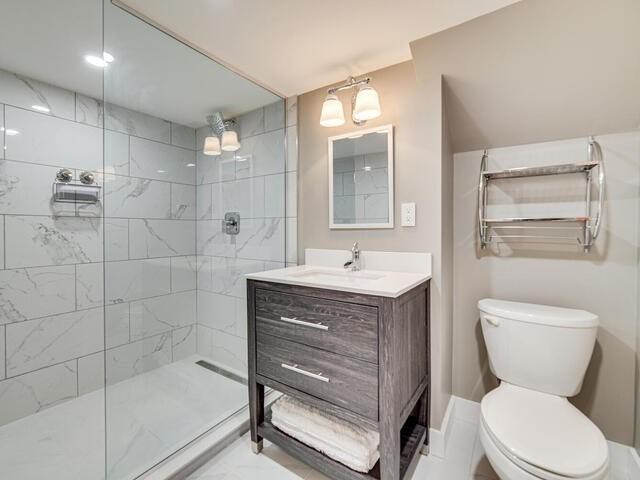 25 Acheson Blvd, House detached with 4 bedrooms, 4 bathrooms and 4 parking in Toronto ON | Image 17