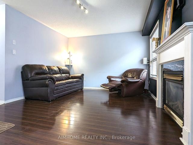 376 Marble Pl, House semidetached with 3 bedrooms, 3 bathrooms and 3 parking in Newmarket ON | Image 26