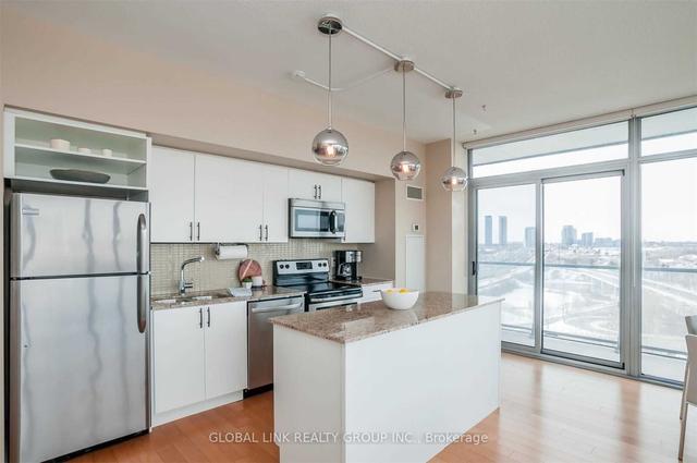 1110 - 105 The Queensway Ave, Condo with 2 bedrooms, 2 bathrooms and 1 parking in Toronto ON | Image 15