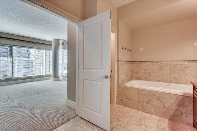 2308 - 920 5 Avenue Sw, Condo with 3 bedrooms, 2 bathrooms and 2 parking in Calgary AB | Image 28