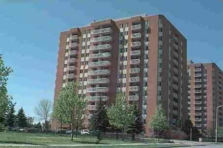 809 - 15 Sewells Rd, Condo with 2 bedrooms, 1 bathrooms and 1 parking in Toronto ON | Image 1