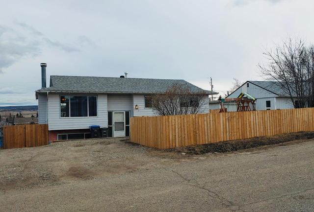 317 97a Avenue, House detached with 4 bedrooms, 2 bathrooms and 1 parking in Dawson Creek BC | Card Image