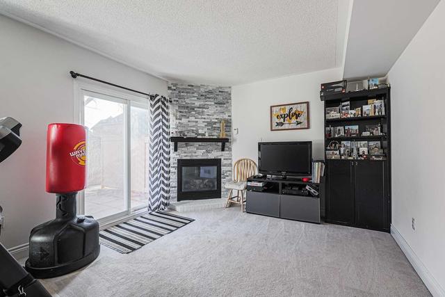 102 Leah Cres, Townhouse with 3 bedrooms, 4 bathrooms and 4 parking in Vaughan ON | Image 36