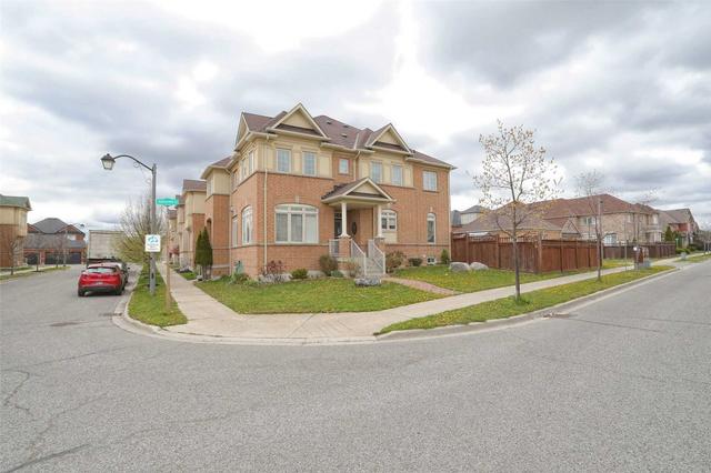 44 Silverdale Rd, House attached with 3 bedrooms, 4 bathrooms and 3 parking in Markham ON | Image 1