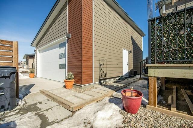 864 Atlantic Cove W, House detached with 4 bedrooms, 3 bathrooms and 4 parking in Lethbridge AB | Image 41