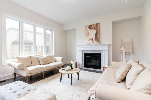 2427 Saw Whet Blvd, House detached with 4 bedrooms, 6 bathrooms and 6 parking in Oakville ON | Image 4