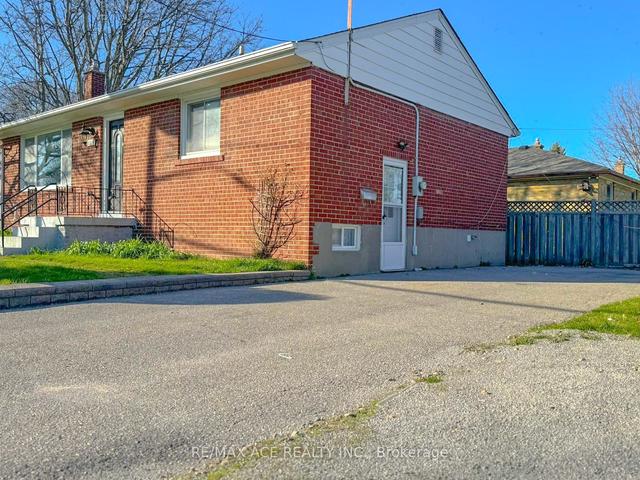 1279 Wecker Dr, House detached with 3 bedrooms, 2 bathrooms and 3 parking in Oshawa ON | Image 1