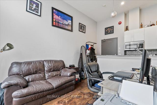 101 - 323 Kingston Rd, Condo with 1 bedrooms, 1 bathrooms and 0 parking in Toronto ON | Image 4