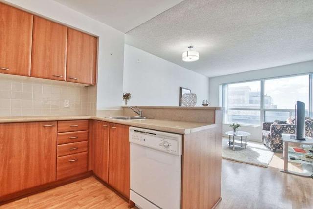 610 - 38 Lee Centre Dr, Condo with 1 bedrooms, 1 bathrooms and 1 parking in Toronto ON | Image 4