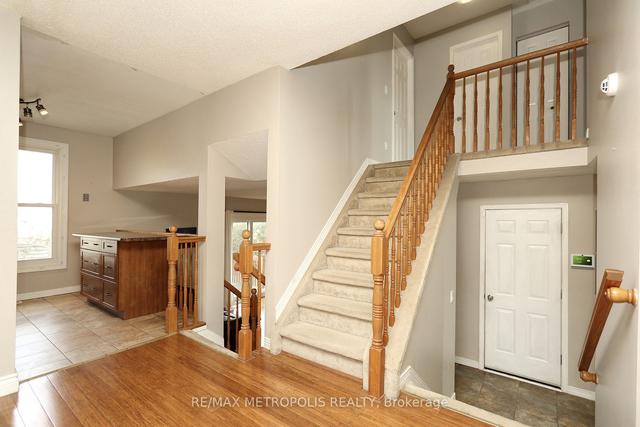812 Cataraqui Woods Dr, House detached with 3 bedrooms, 3 bathrooms and 3 parking in Kingston ON | Image 6