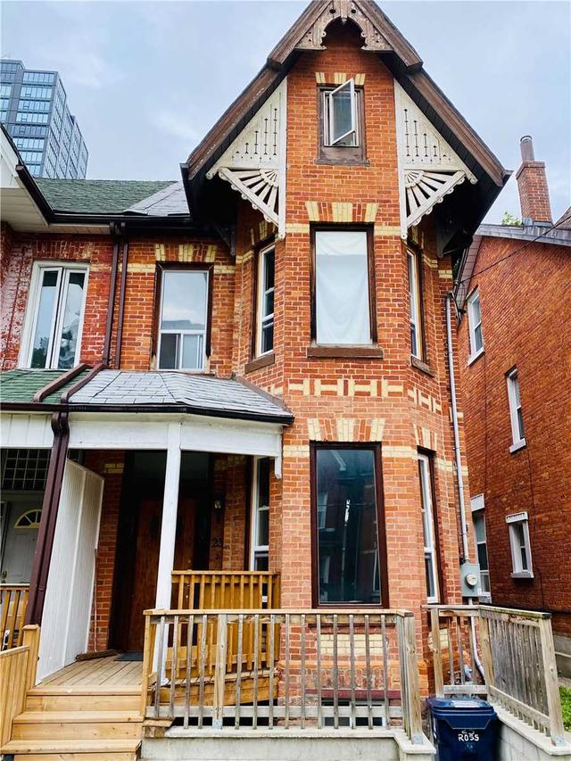 23 Ross St, House semidetached with 7 bedrooms, 4 bathrooms and 4 parking in Toronto ON | Image 1