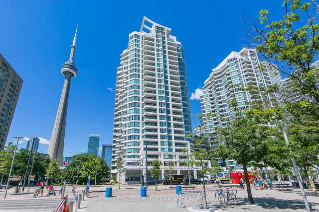 1215 - 230 Queens Quay W, Condo with 3 bedrooms, 3 bathrooms and 1 parking in Toronto ON | Image 12