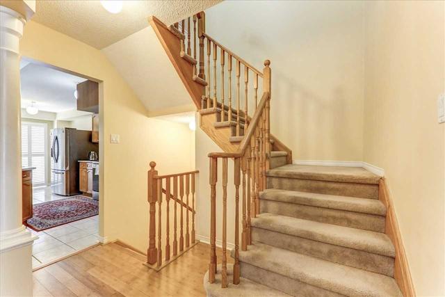 136 Kayla Cres, House attached with 3 bedrooms, 4 bathrooms and 3 parking in Vaughan ON | Image 8
