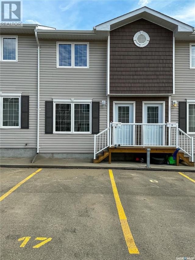 17 - 1621 First Street, House attached with 2 bedrooms, 2 bathrooms and null parking in Estevan SK | Image 1