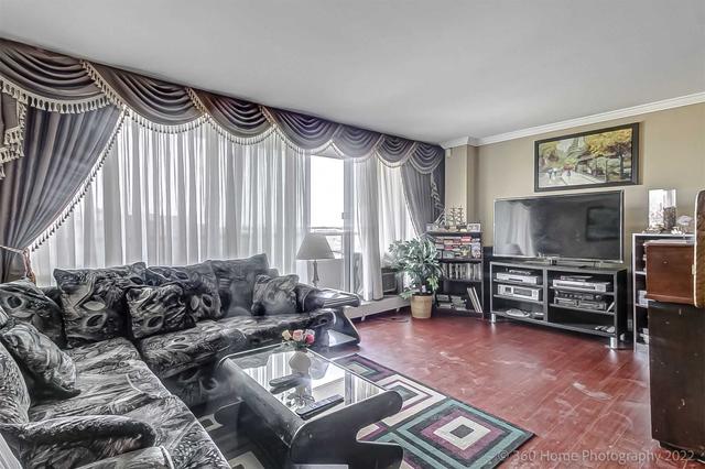 1108 - 25 Four Winds Dr, Condo with 2 bedrooms, 1 bathrooms and 1 parking in Toronto ON | Image 3