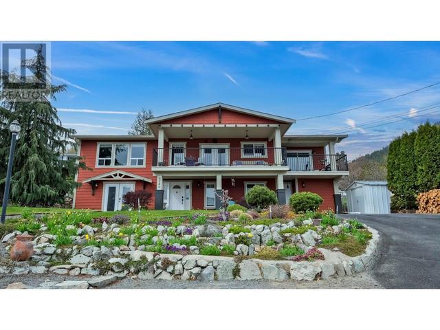 5286 Huston Road, House detached with 3 bedrooms, 2 bathrooms and 6 parking in Peachland BC | Image 1