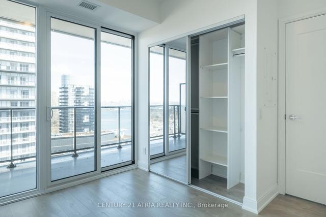 2703 - 70 Annie Craig Dr W, Townhouse with 1 bedrooms, 2 bathrooms and 1 parking in Toronto ON | Image 3