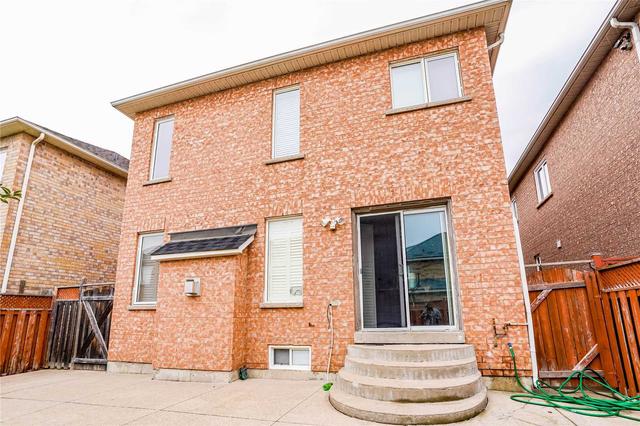 48 Lady Belle Cres W, House detached with 4 bedrooms, 4 bathrooms and 6 parking in Brampton ON | Image 24