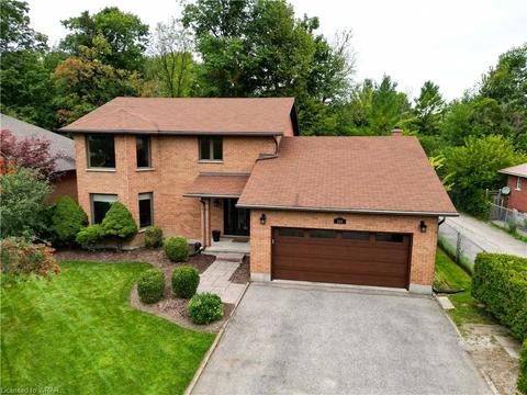385 Northlake Drive, House detached with 3 bedrooms, 3 bathrooms and 6 parking in Waterloo ON | Card Image
