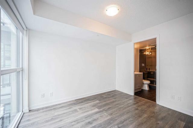 1017 - 87 Peter St, Condo with 2 bedrooms, 2 bathrooms and 0 parking in Toronto ON | Image 6