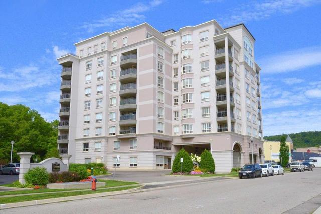 902 - 4000 Creekside Dr, Condo with 2 bedrooms, 3 bathrooms and 1 parking in Hamilton ON | Image 1