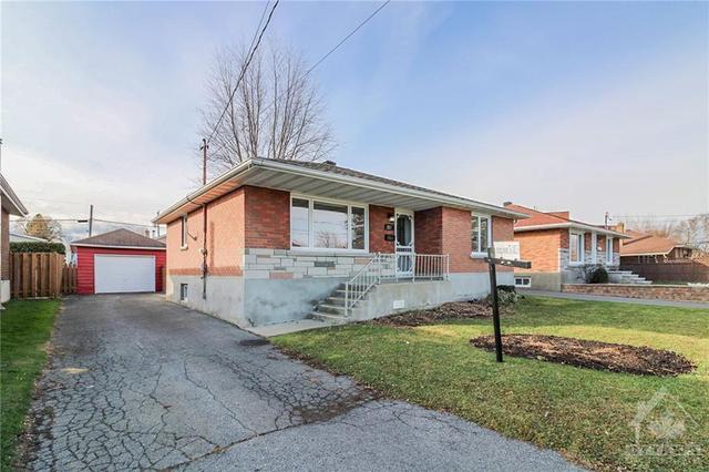 217 Anthony Street, House detached with 3 bedrooms, 1 bathrooms and 4 parking in Cornwall ON | Image 1