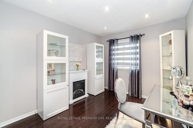 120 Keystar Crt, House attached with 3 bedrooms, 3 bathrooms and 3 parking in Vaughan ON | Image 16
