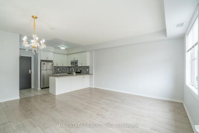 301 - 269 Georgian Dr, Townhouse with 2 bedrooms, 2 bathrooms and 2 parking in Oakville ON | Image 2