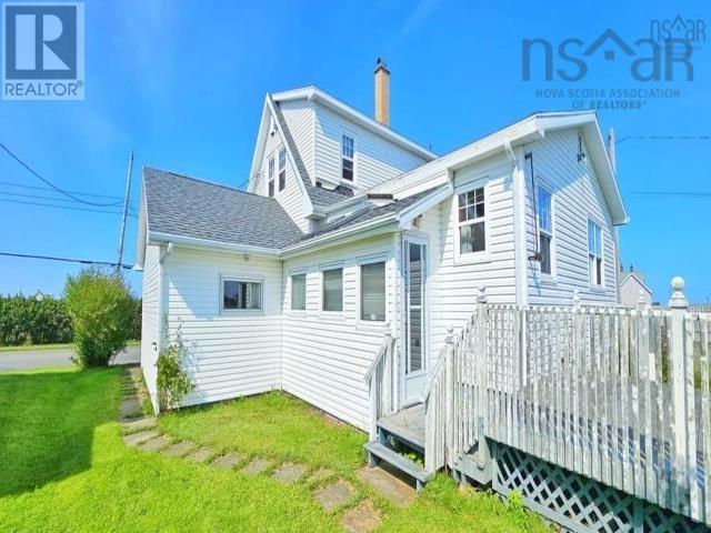 236 Wallace Road, House detached with 3 bedrooms, 2 bathrooms and null parking in Cape Breton NS | Image 1