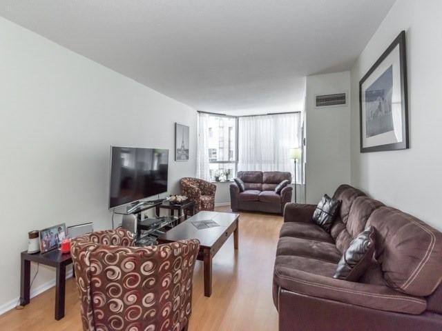 1102 - 717 Bay St, Condo with 2 bedrooms, 2 bathrooms and null parking in Toronto ON | Image 7