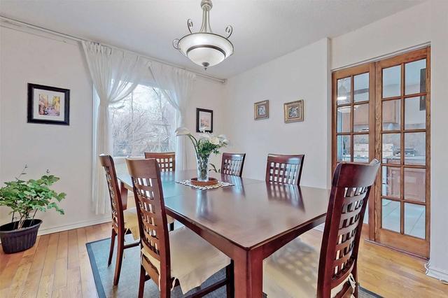 2791 Folkway Dr, House detached with 4 bedrooms, 4 bathrooms and 6 parking in Mississauga ON | Image 3
