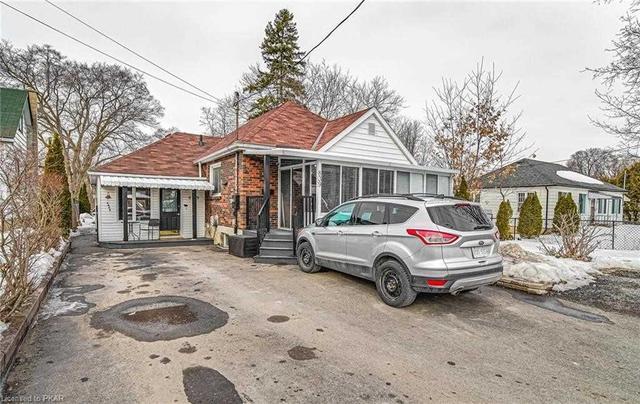 839 Armour Rd, House detached with 3 bedrooms, 2 bathrooms and 4 parking in Peterborough ON | Image 1