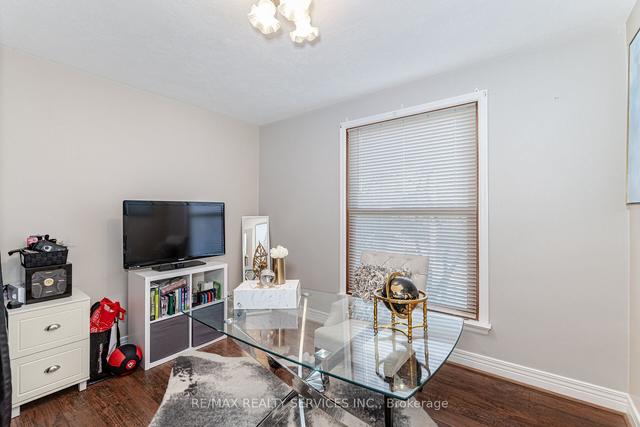 26 Gregory St, House detached with 3 bedrooms, 3 bathrooms and 6 parking in Brampton ON | Image 10