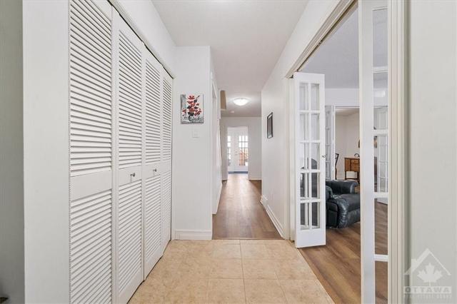 445 Kintyre Private, Townhouse with 4 bedrooms, 2 bathrooms and 1 parking in Ottawa ON | Image 2