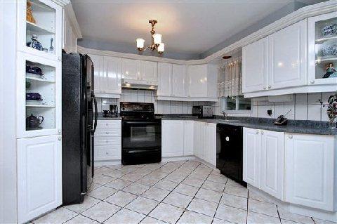 363 Pinewood Dr, House detached with 4 bedrooms, 4 bathrooms and 6 parking in Vaughan ON | Image 6