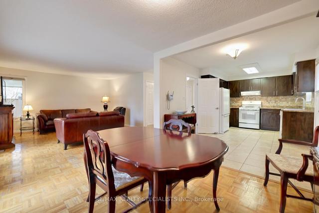 2644 Kinnerton Cres, House detached with 3 bedrooms, 2 bathrooms and 5 parking in Mississauga ON | Image 3