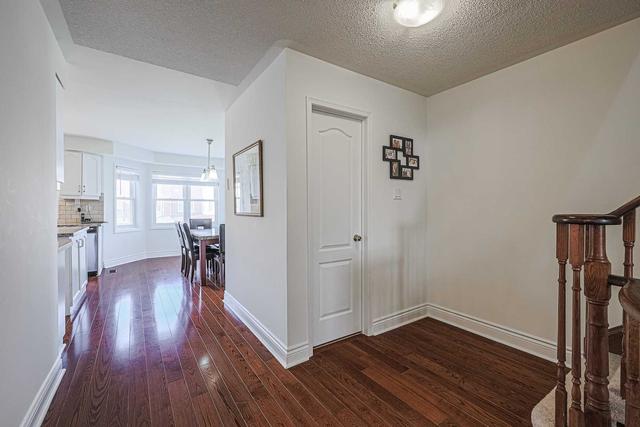102 Leah Cres, Townhouse with 3 bedrooms, 4 bathrooms and 4 parking in Vaughan ON | Image 15