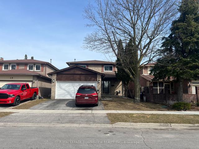 17 Kenscott Rd N, House detached with 4 bedrooms, 4 bathrooms and 4 parking in Toronto ON | Image 1