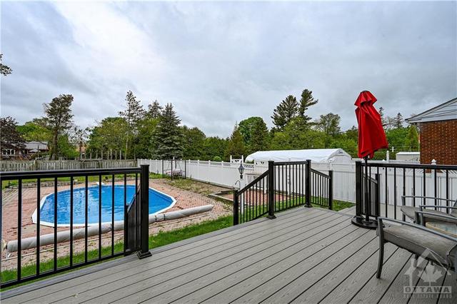 74 Crownhill Street, House detached with 2 bedrooms, 2 bathrooms and 4 parking in Ottawa ON | Image 27